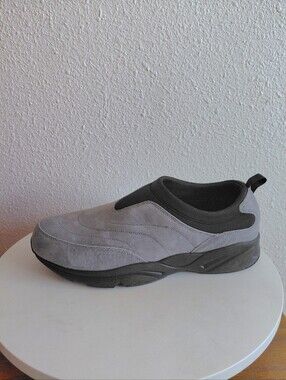 New,without box Propet Men's Stability Slip On Sneaker Dark Gray
